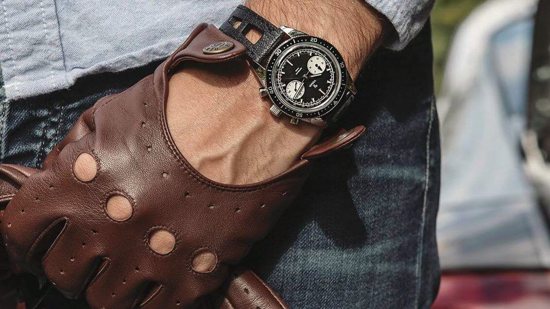 How to wear driving gloves (without looking like an idiot…)