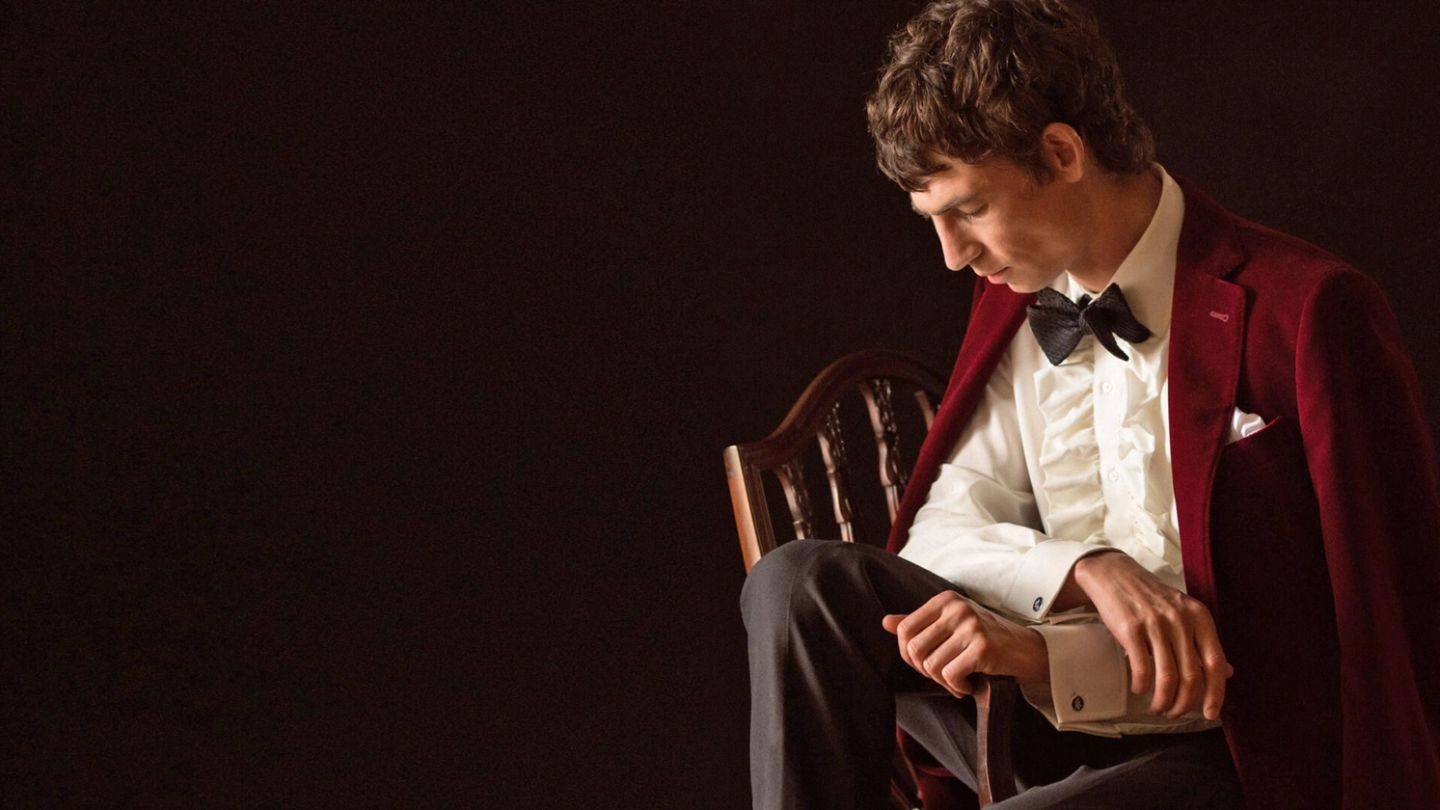Here’s why you need a velvet jacket this party season