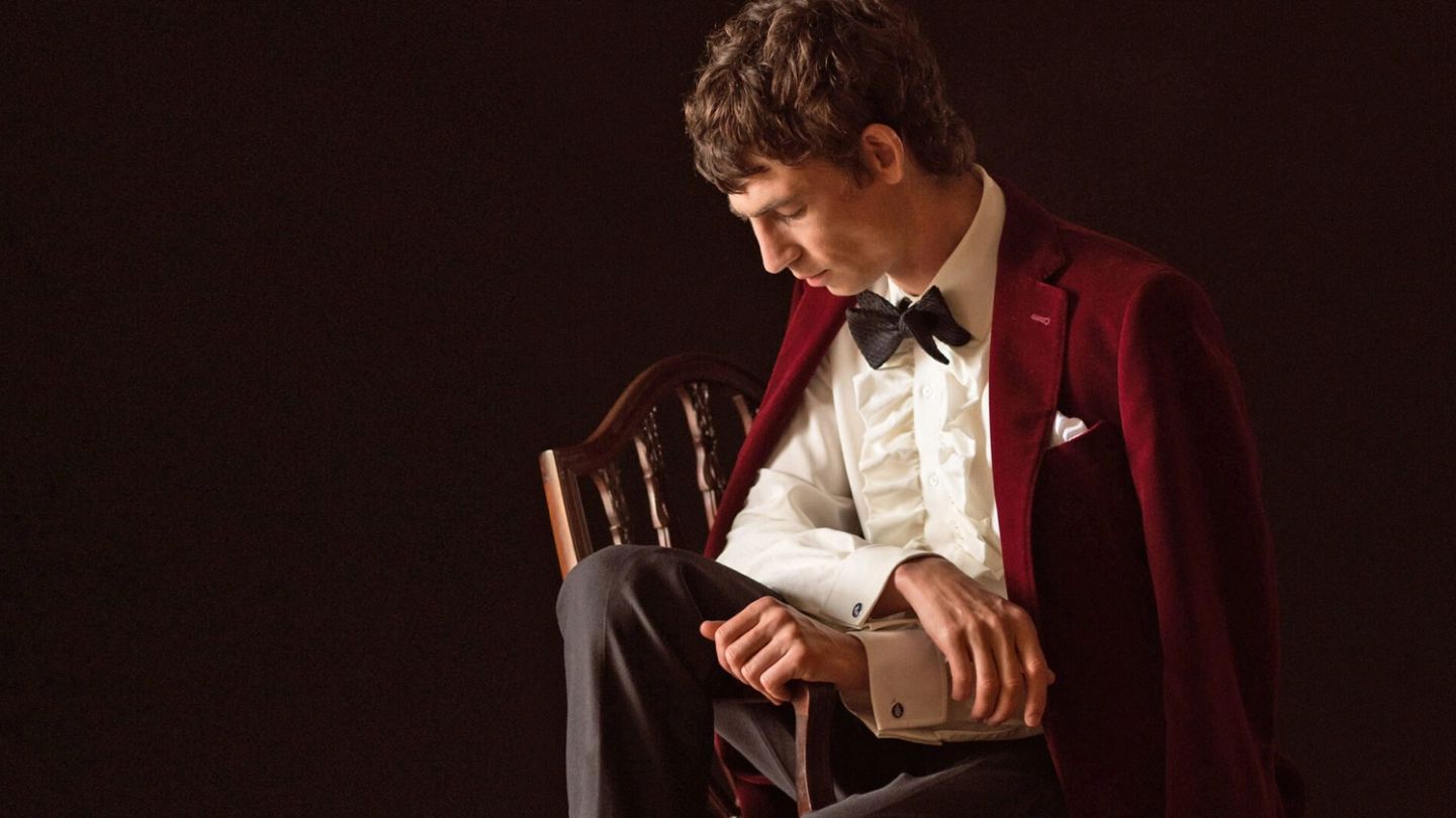 Here’s why you need a velvet jacket this party season