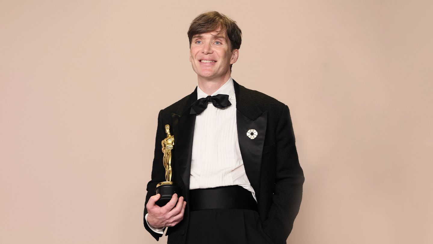 The story behind Cillian Murphy's Oscars brooch
