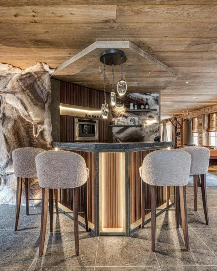 Private bar at Chalet Markhor