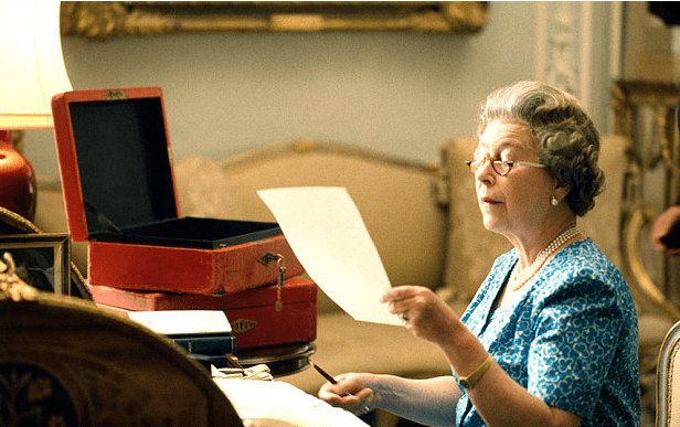 The Queen with her red box of official papers (David Secombe)