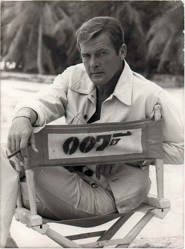 whitearg_roger-moore-director
