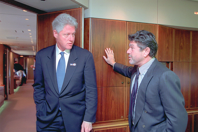 Jann Wenner, with Bill Clinton aboard Air Force One, 2000