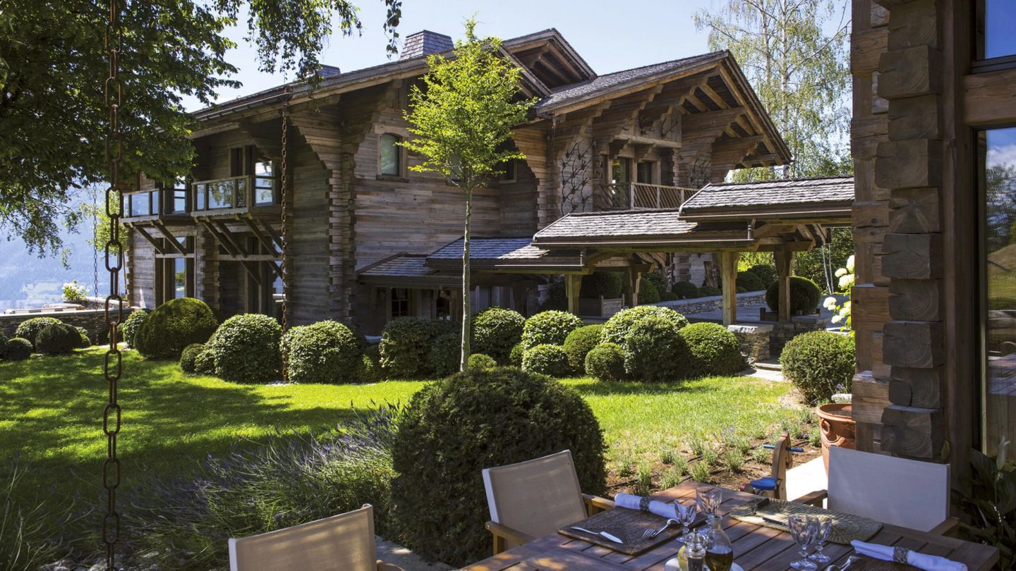 Step inside Chalet Peaks, a luxury compound in the Alps