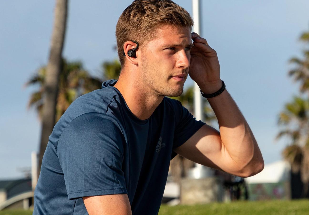wireless earbuds