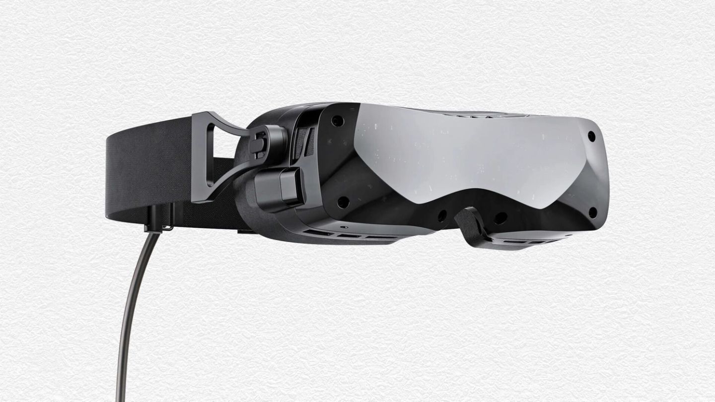 Editor’s Picks: VR Headset, Cheaney Umbrella and Chivas Regal Whisky