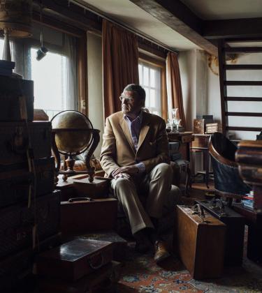 Introducing Menko ten Cate, the world’s most prolific luggage collector