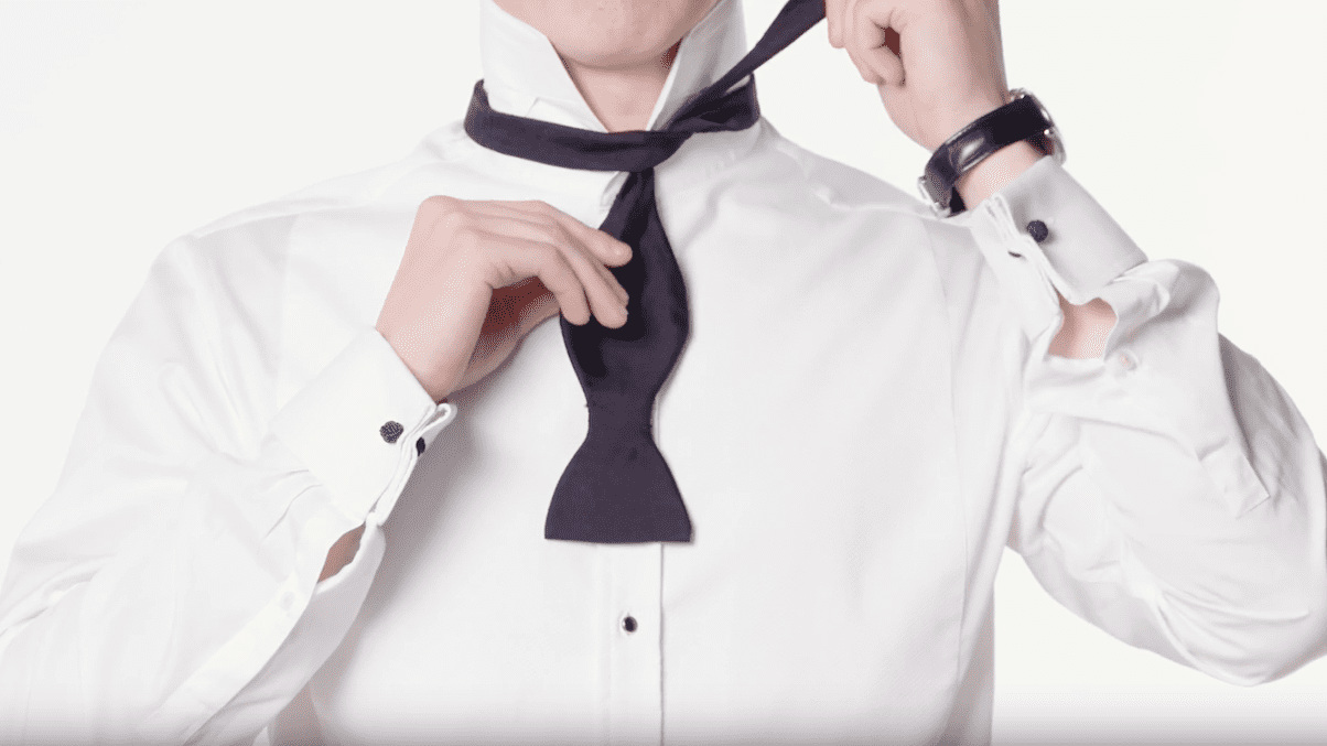 Video: How to tie a bow tie