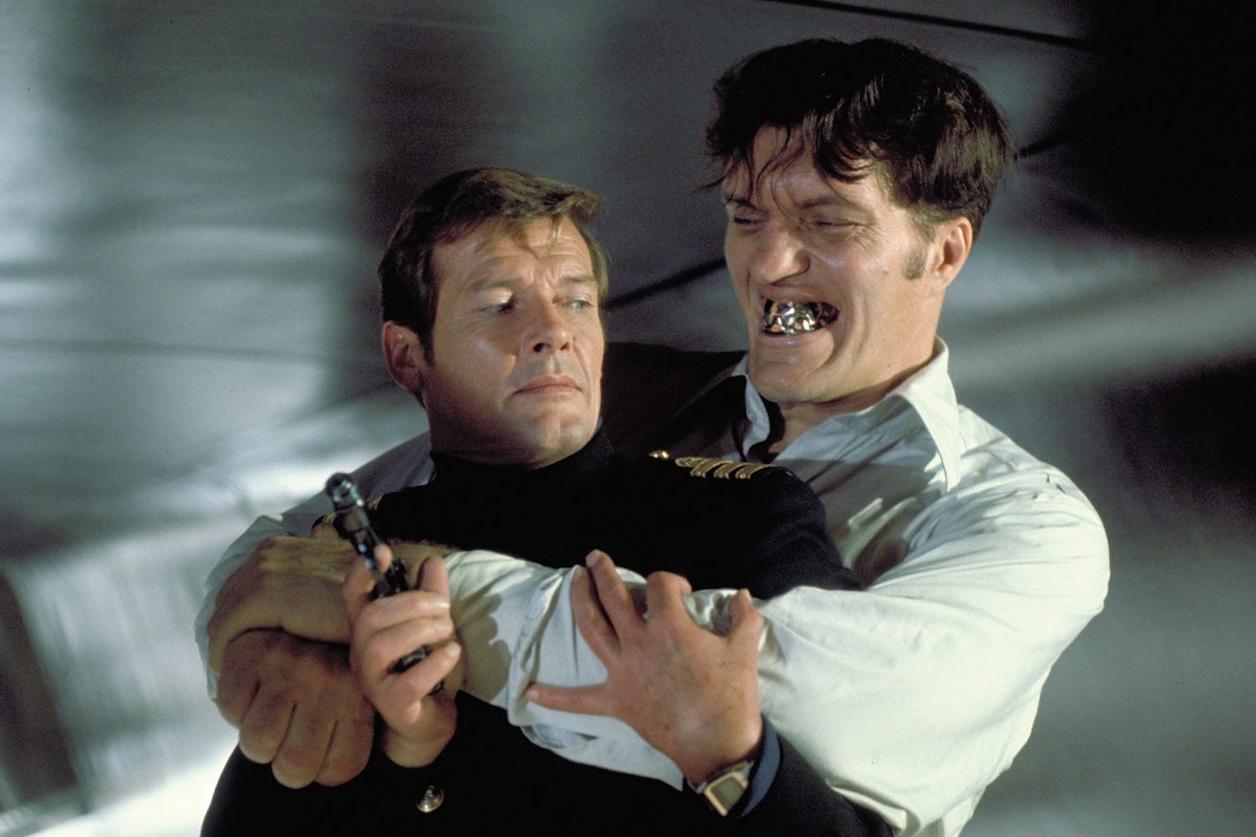 bond 007the spy who loved me jaws roger moore
