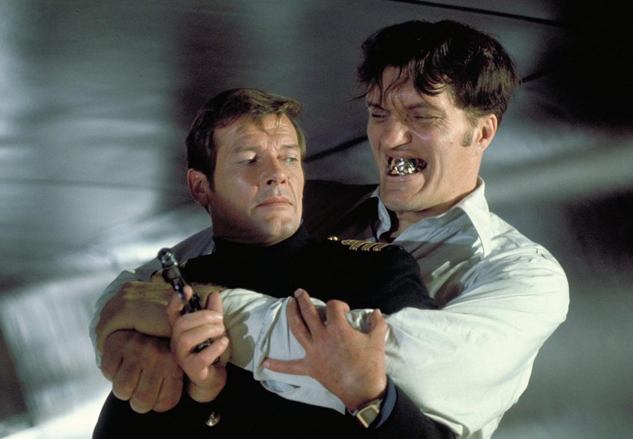bond 007the spy who loved me jaws roger moore
