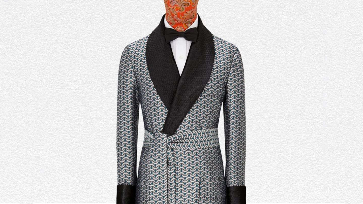 Editor’s Picks: Silk Dressing Gown, Poker Set and McLaren Sabre