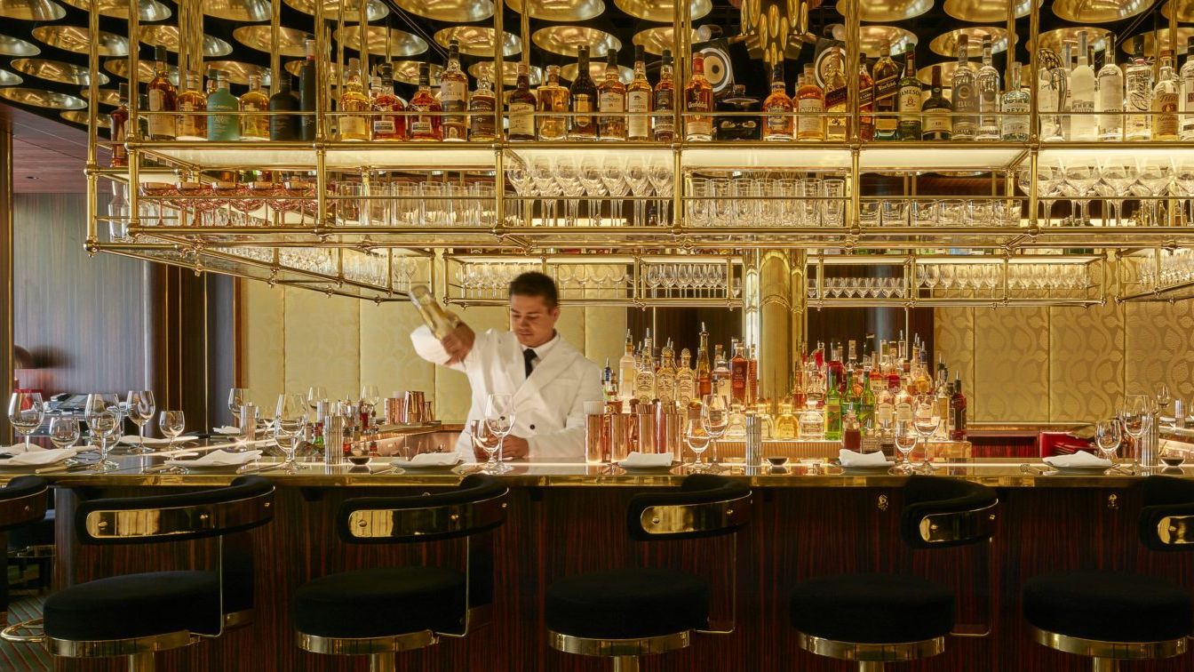 How to get the best table in any restaurant