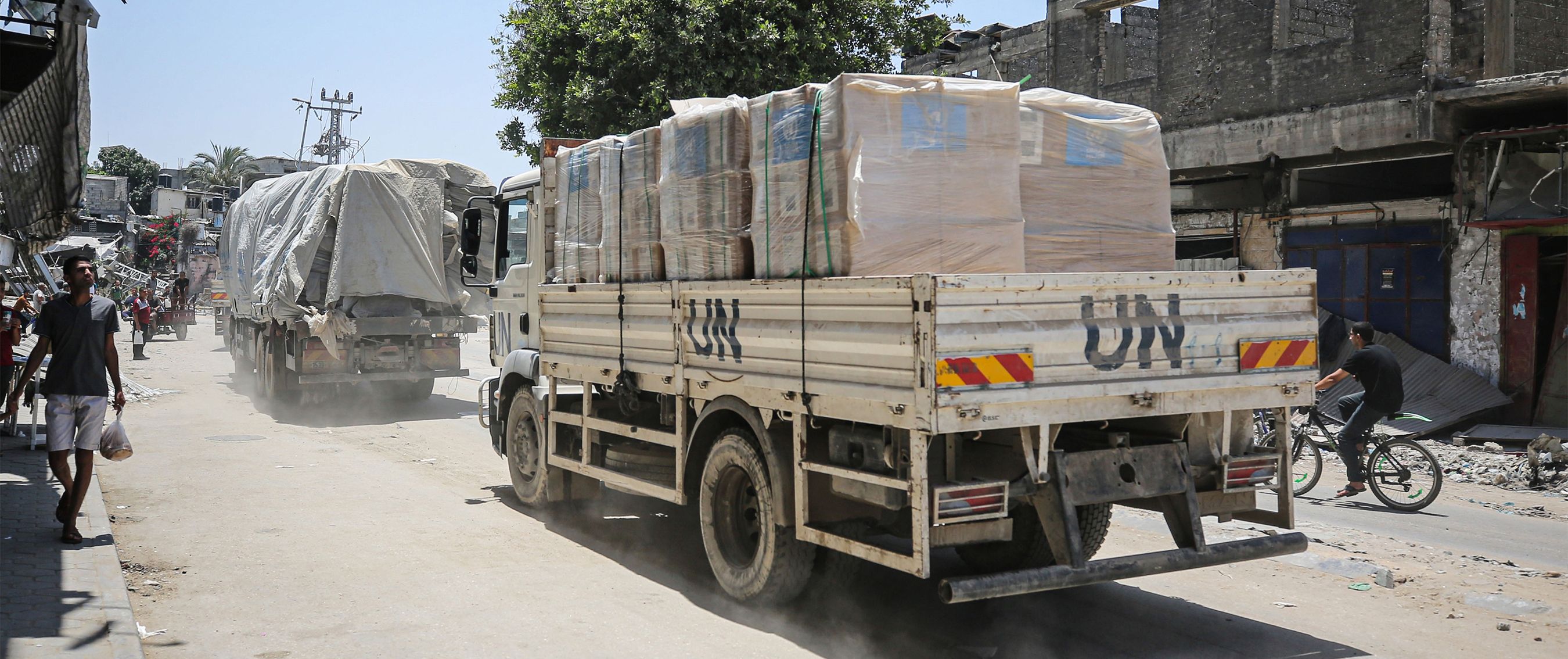 Powerful crime families are stealing aid in Gaza