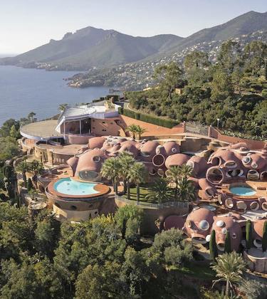 The futuristic palace that’s on the market for £300 million