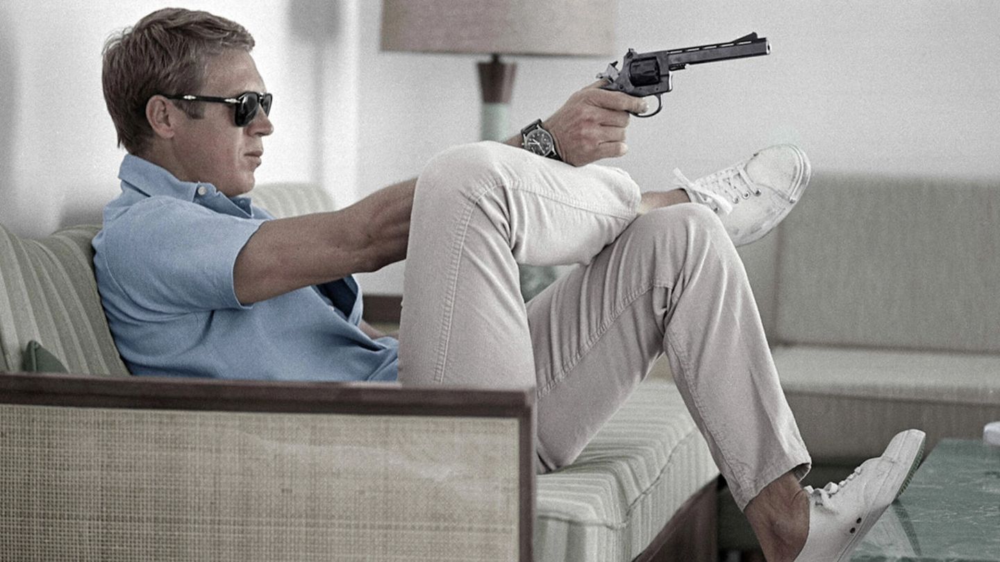 How to wear a polo shirt like one of these style icons