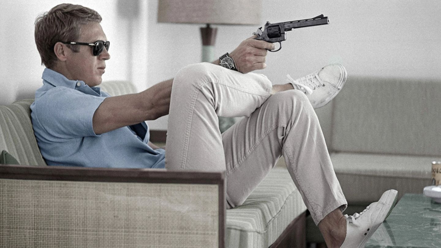 How to wear a polo shirt like one of these style icons
