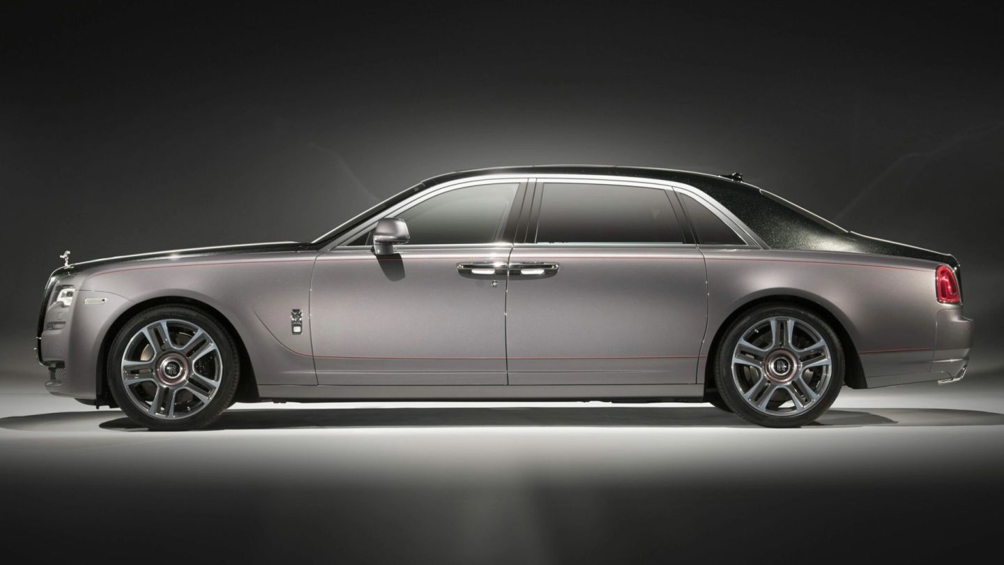 The new Rolls-Royce is painted with diamonds