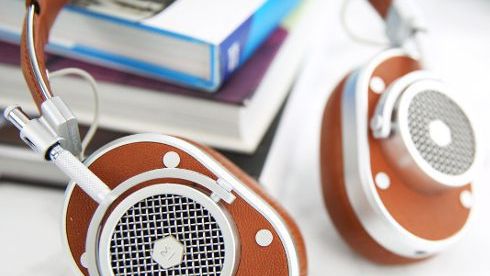 AKG Y50BT Review: The best headphones you can buy right now