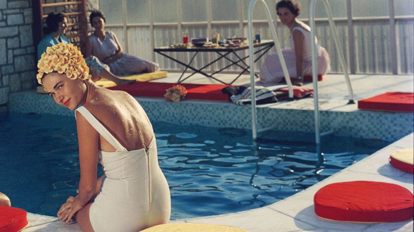 Poolside With Slim Aarons: How to capture a cultural icon