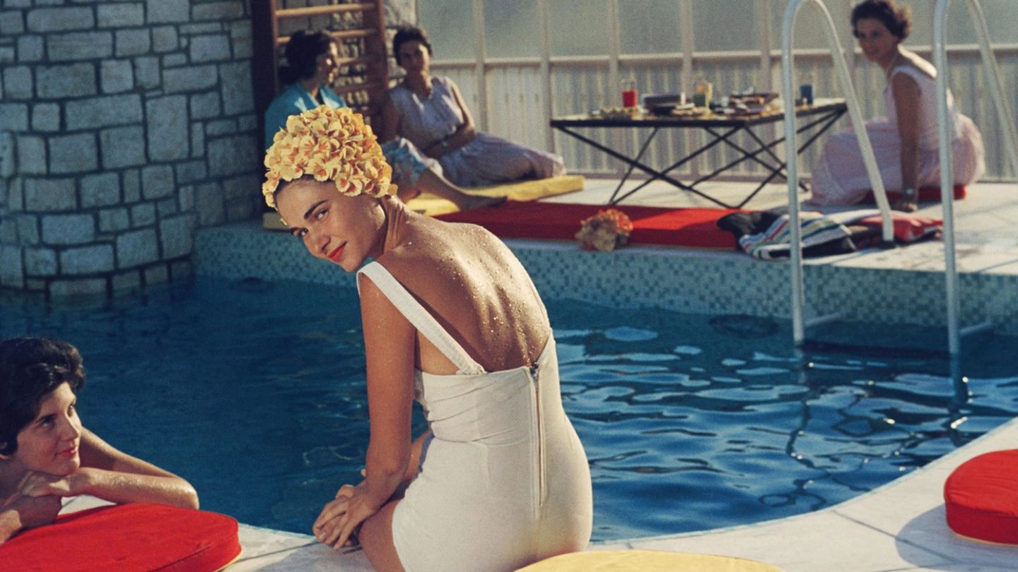 Poolside With Slim Aarons: How to capture a cultural icon