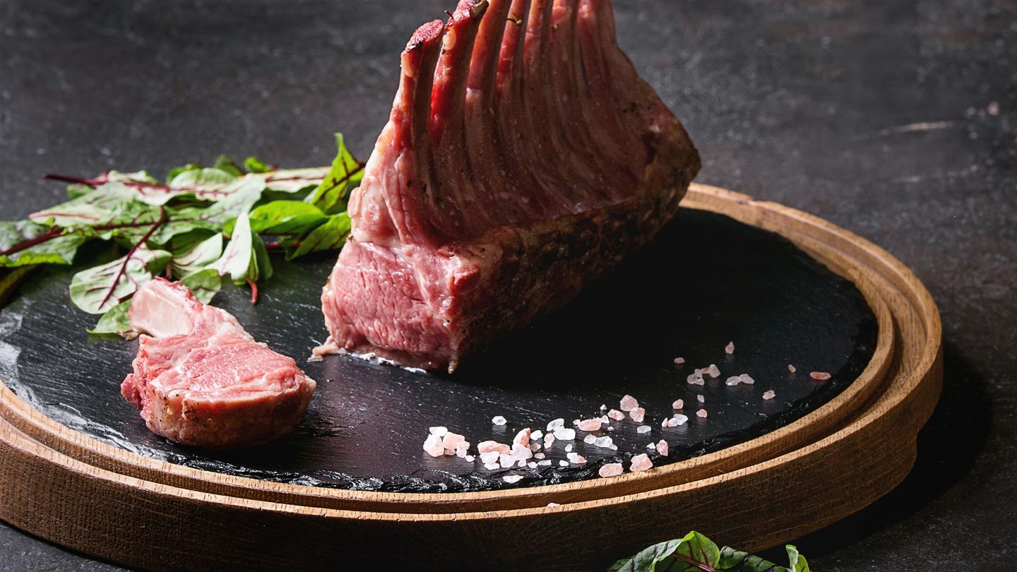 The most simple (and perfect) way to cook a rack of lamb