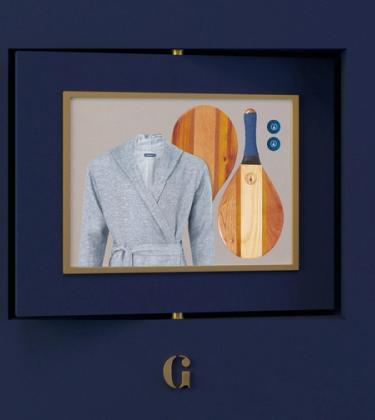 Advent Calendar Day 7: Win a linen robe and beach bat set from Frescobol Carioca