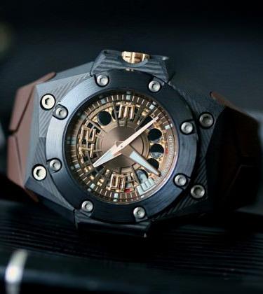 Watchout: Linde Werdelin Oktopus Moon Carbon