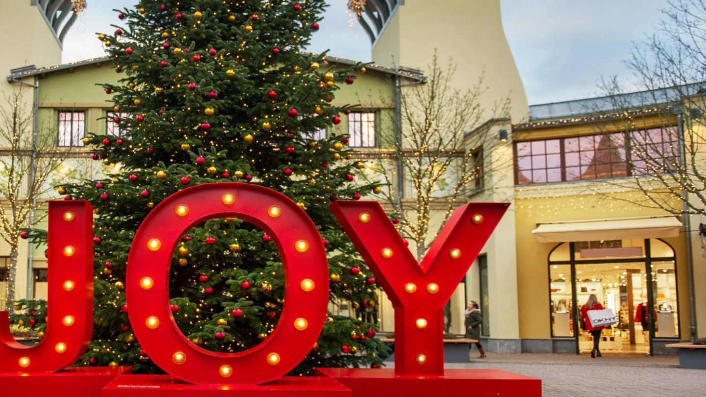 Fill yourself with Christmas cheer — and festive food — at Wertheim Village