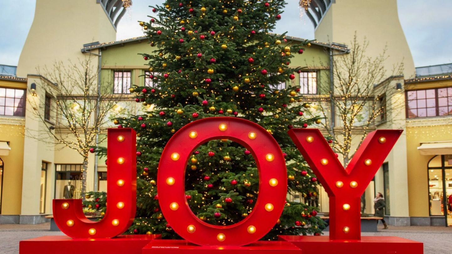 Fill yourself with Christmas cheer — and festive food — at Wertheim Village