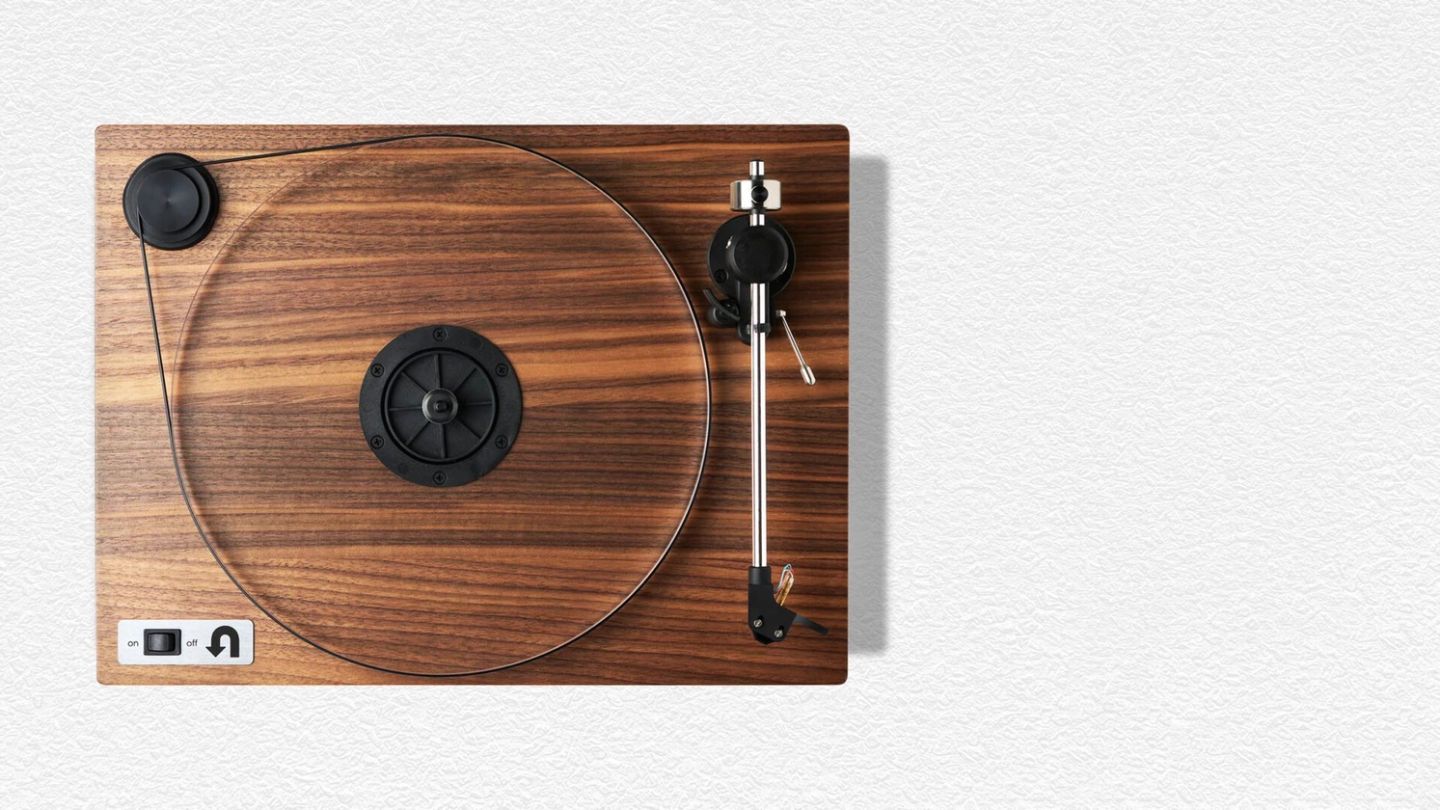 Editor’s Picks: Walnut Turntable, Tesla Charger and Alfa Romeo Zagato