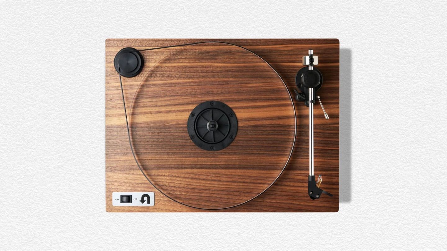 Editor’s Picks: Walnut Turntable, Tesla Charger and Alfa Romeo Zagato
