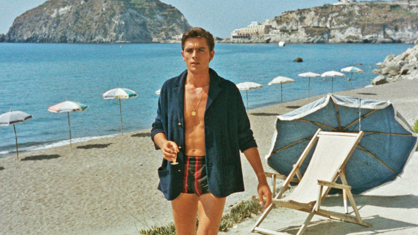 How to dress like Alain Delon