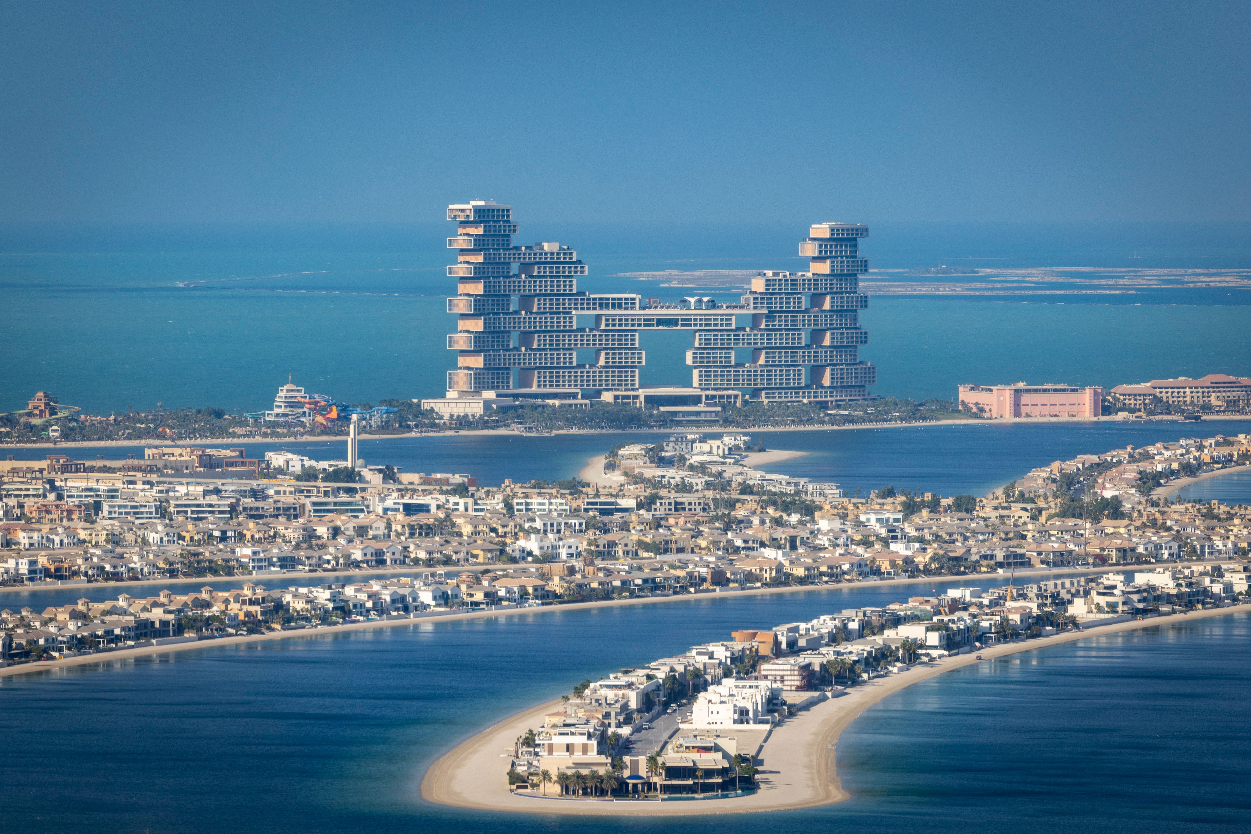 How to Move to Dubai From The UK: A Guide for British Expats