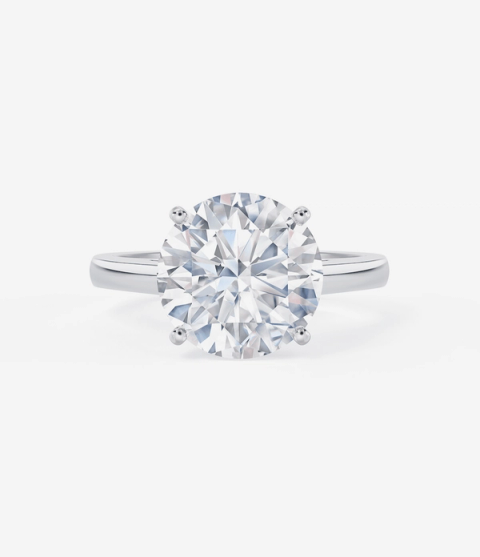 De Beer Classic round brilliant diamond ring