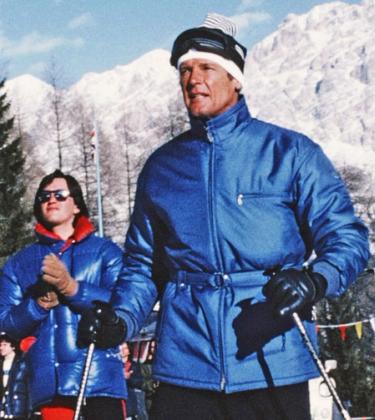 From gloves to goggles, the James Bond guide to skiing style