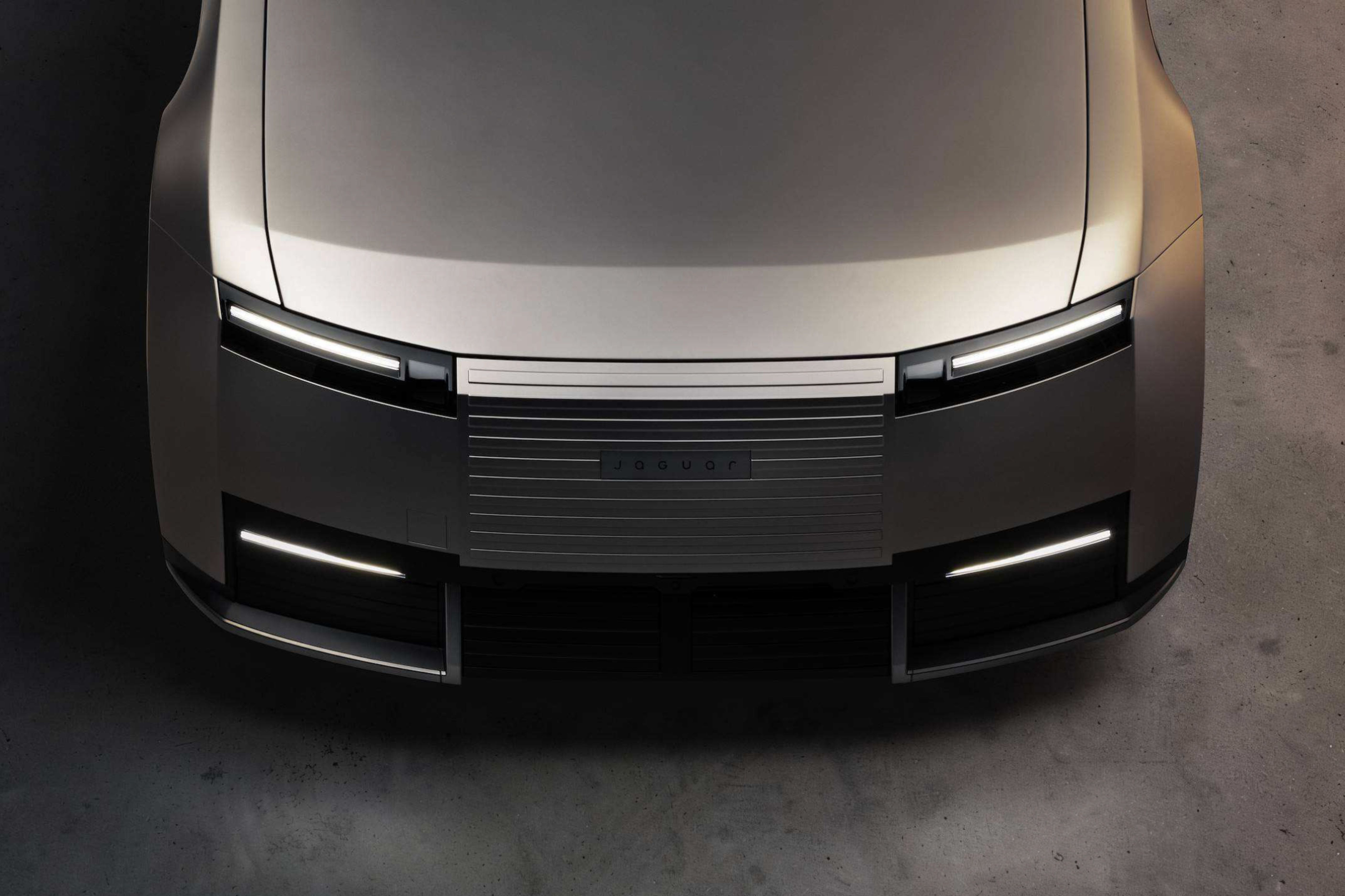 Jaguar Type 01 front lighting and grille detail