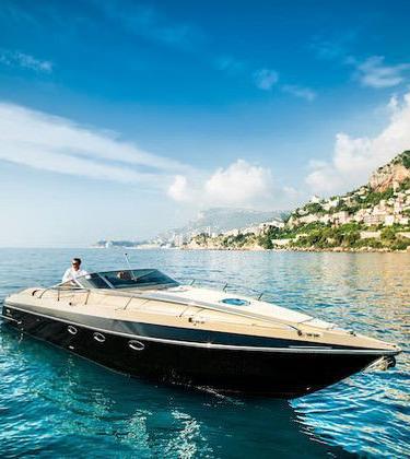 ‘The Aston Martin Of The Seas’ – Hunton Powerboat