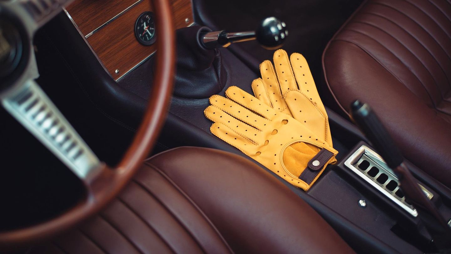 These are the best driving gloves for a summer road trip