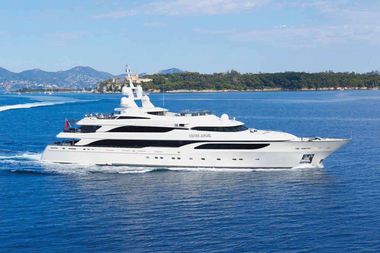 superyachts billionaires