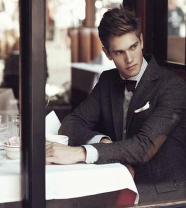 ETIQUETTE – 10 Ways To Annoy Any Restaurant & Waiter