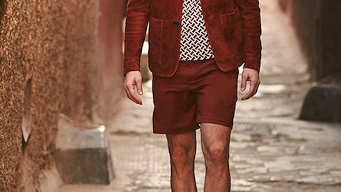 The red short: to wear or not to wear?