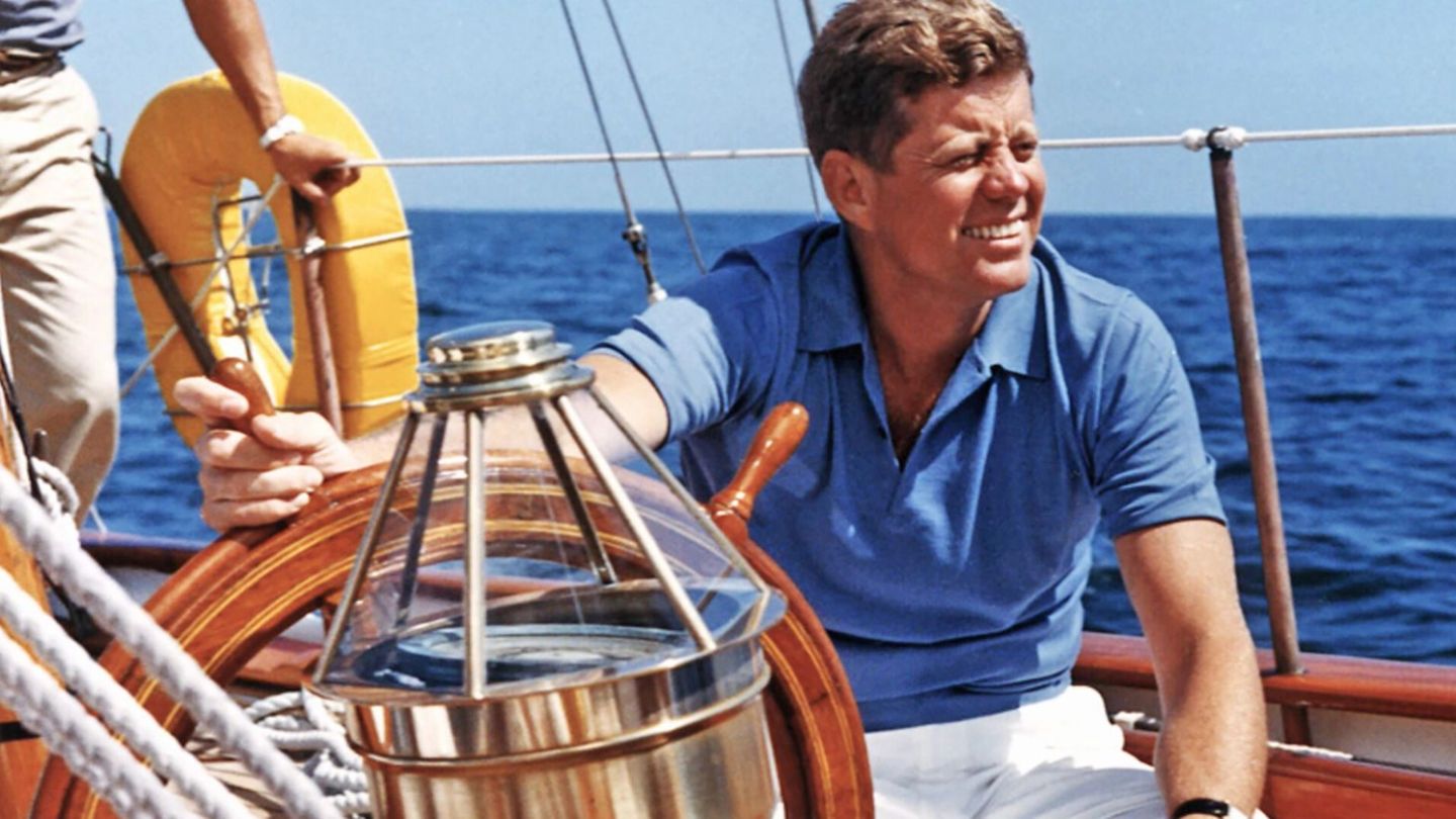 Pop your collars! These are the ultimate polos for any spring-summer occasion