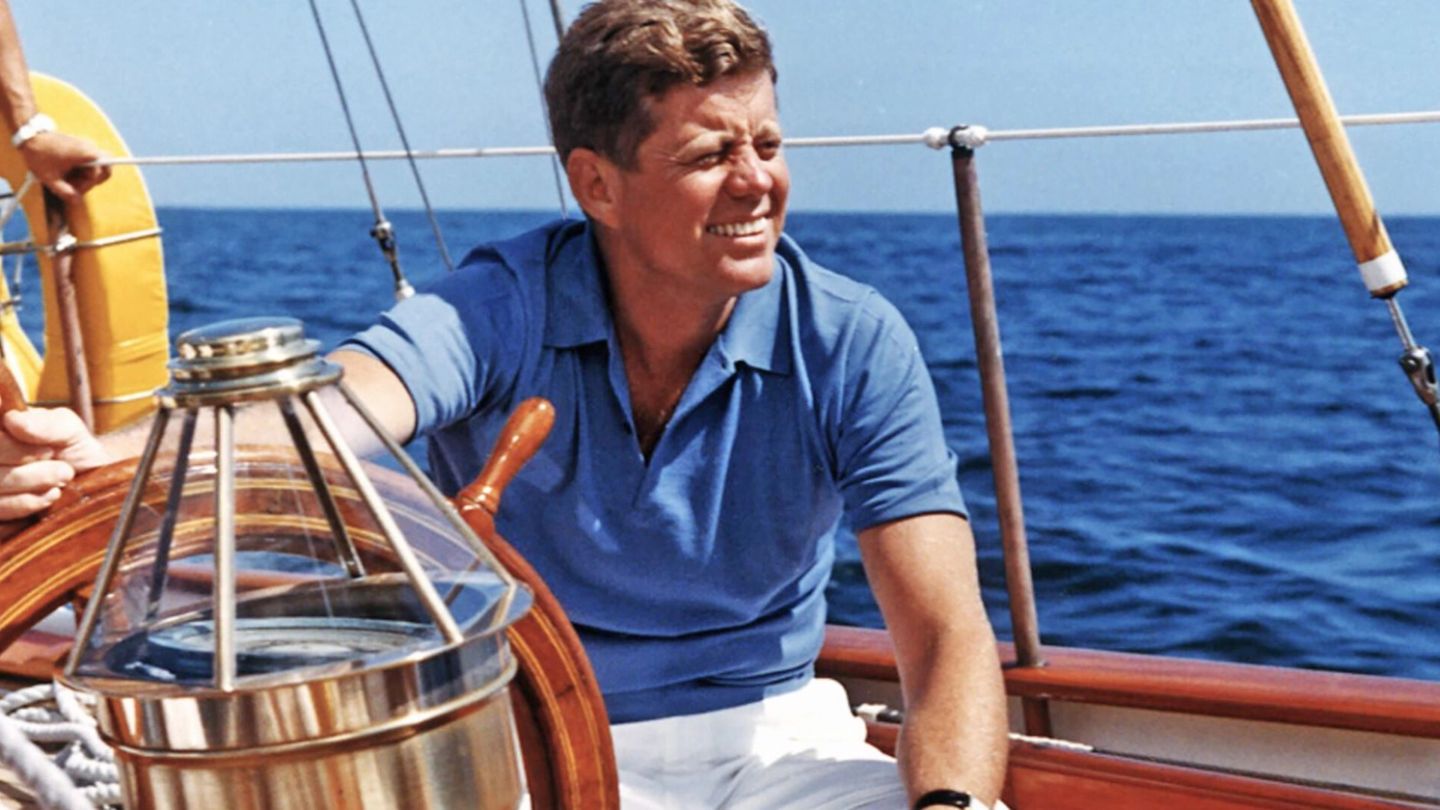 Pop your collars! These are the ultimate polos for any spring-summer occasion
