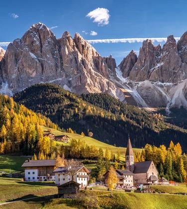 The Five Unexpected Summer Destinations of our Best-Travelled Friends