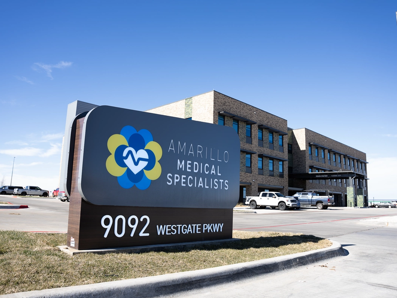 Pole and Monument Signage - Gallery image 3