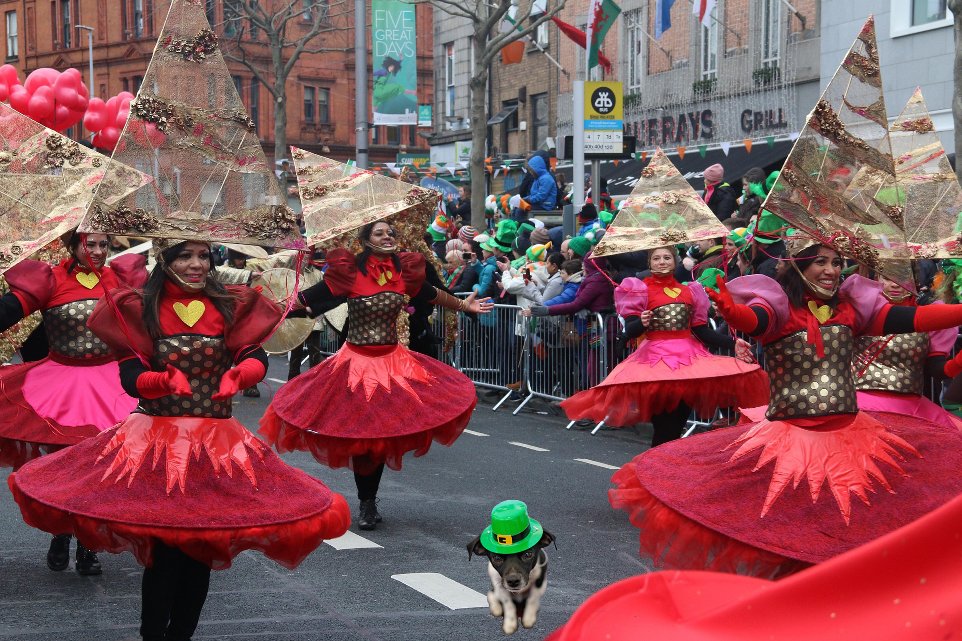 Have street parades. Уличный парад. Одежда для гуляний. Наряд на день Святого Патрика. Уличное гуляние одежда.