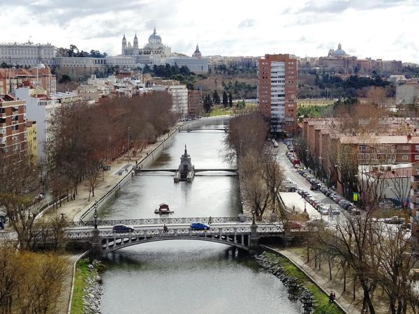 Madrid liegt am Fluss Manzanares