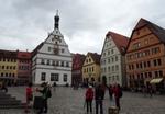 Marktplatz und Rathausturm in Rothenburg ob der Tauber
