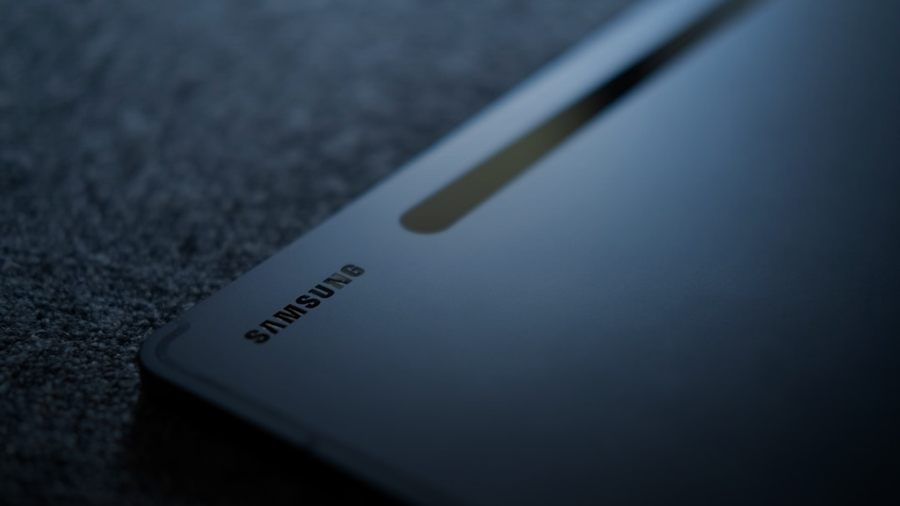 Samsung's Foldable Lead Is Real but Fragile